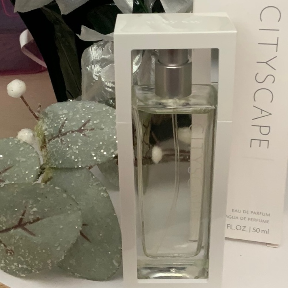 🥰Mary Kay “Cityscape “ EAU DE PARFUM/Perfume NIB GIFT WRAPPING FREE
